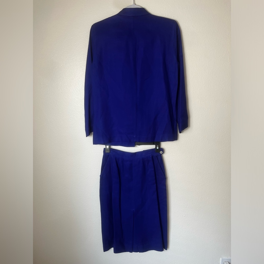 Vinatge Christian Dior Petite Bright Blue Rayon Suit
Set Size 6/8 - Picture 7 of 8